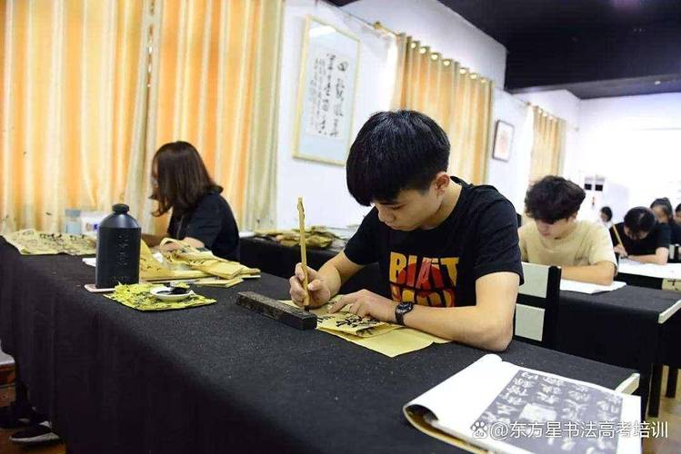 艺考培训中心上班怎么样