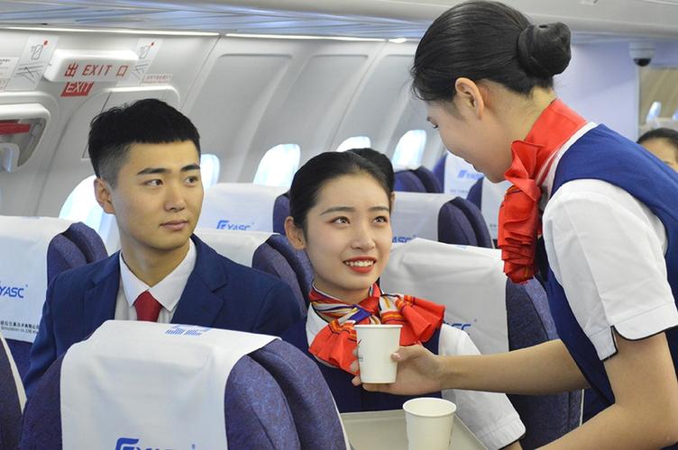 艺考空乘考官会问些什么