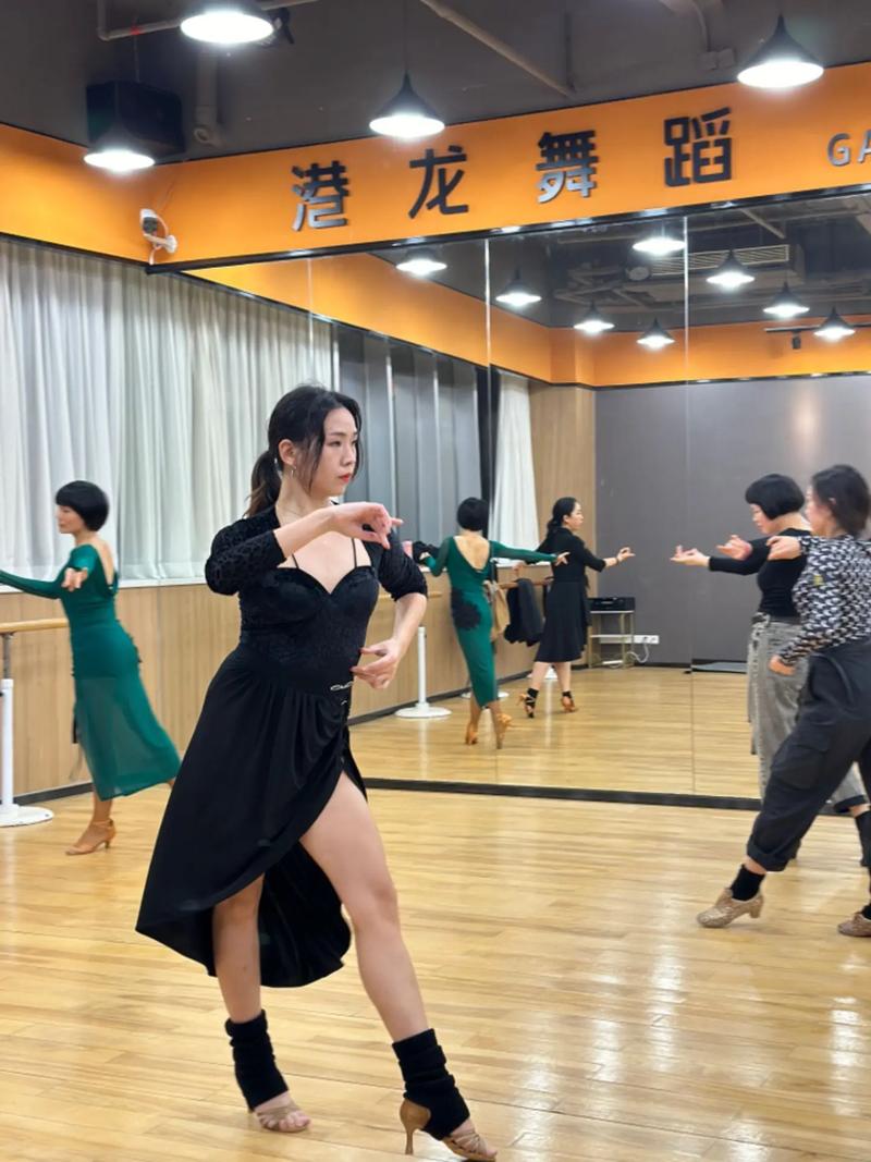成人国际舞蹈培训 上海