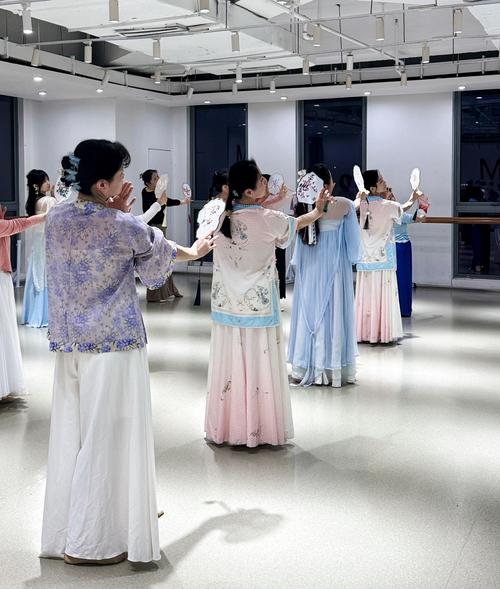 杭州 白天 舞蹈 成人