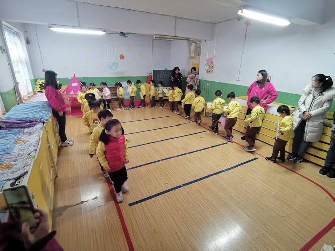 国际蒙氏走线能放音乐吗