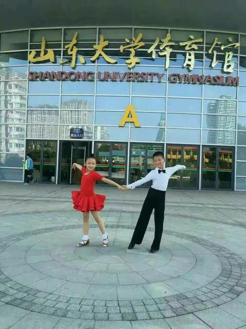 烟台学峰舞蹈学校 价格