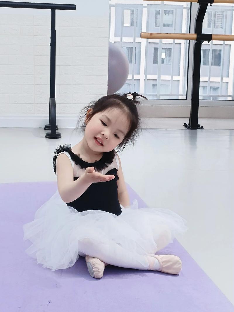 女孩几岁开始学舞蹈合适