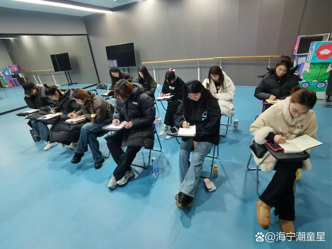 青岛播音主持艺考培训班