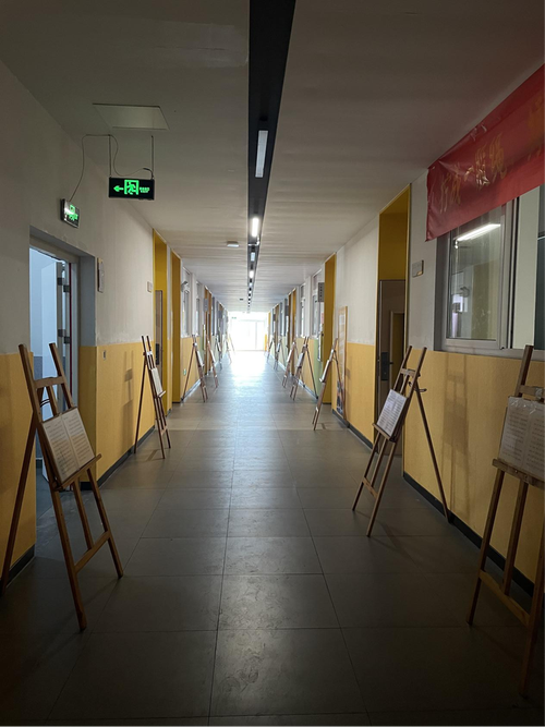 重庆黑白灰美术培训学校