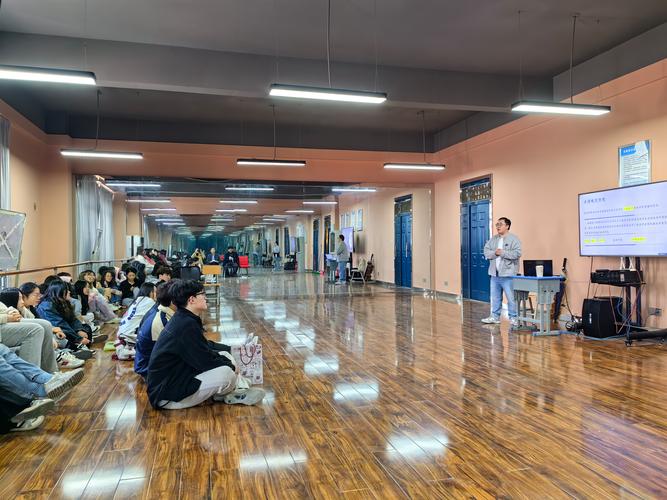 杭州播音主持艺考培训班