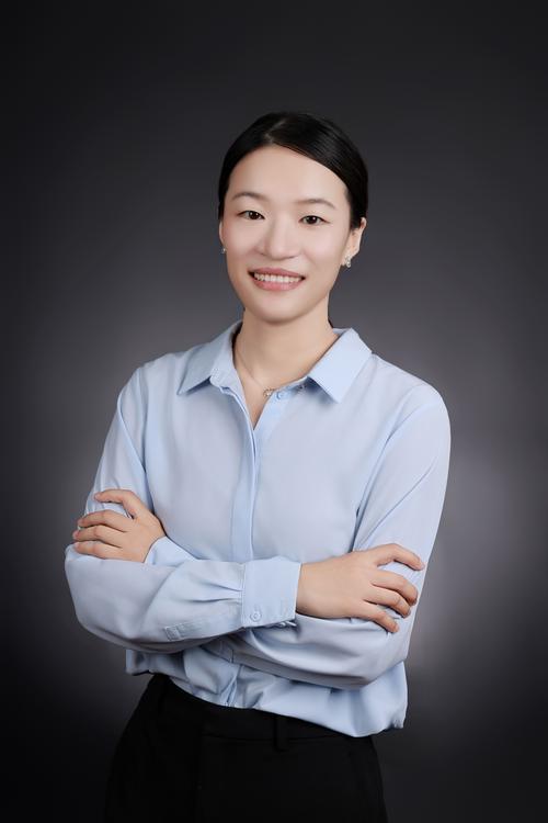 山东轻工美术学校的老师