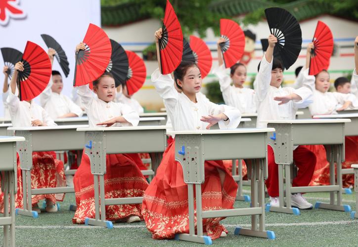 娄底商务学校舞蹈视频