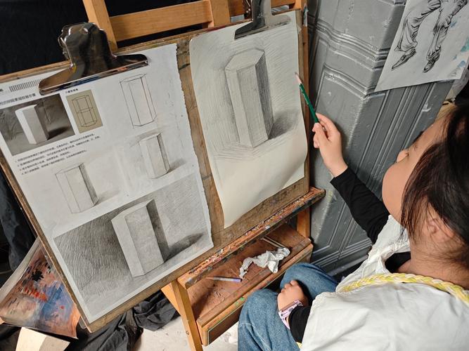 武汉纺织大学专升本美术