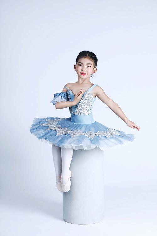 少儿芭蕾使用成品舞蹈