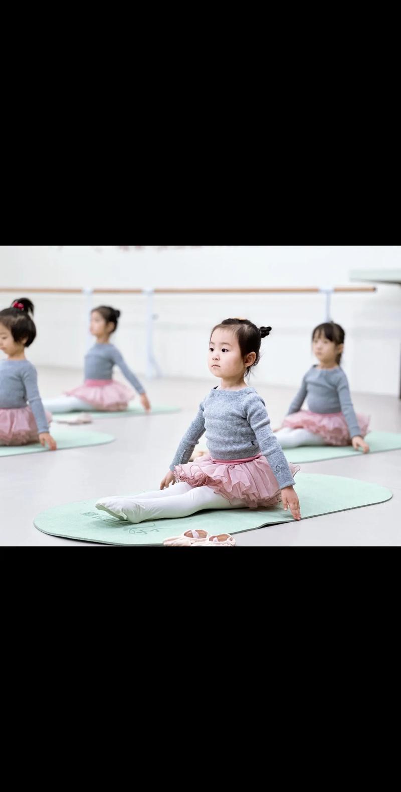 舞蹈少儿形体训练图片