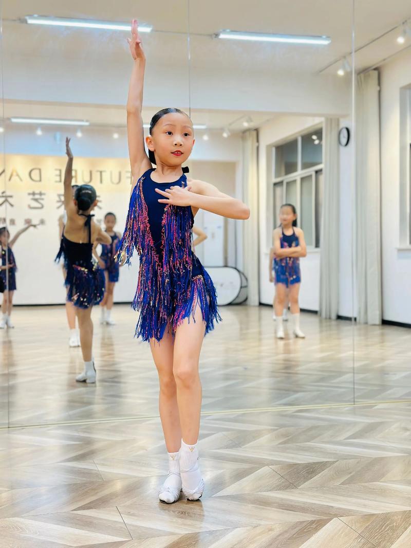 少儿拉丁考1 2级音乐