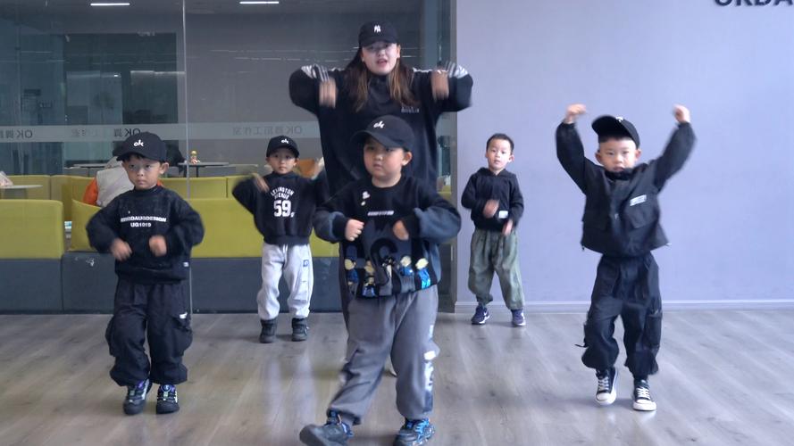 少儿街舞考级舞蹈视频