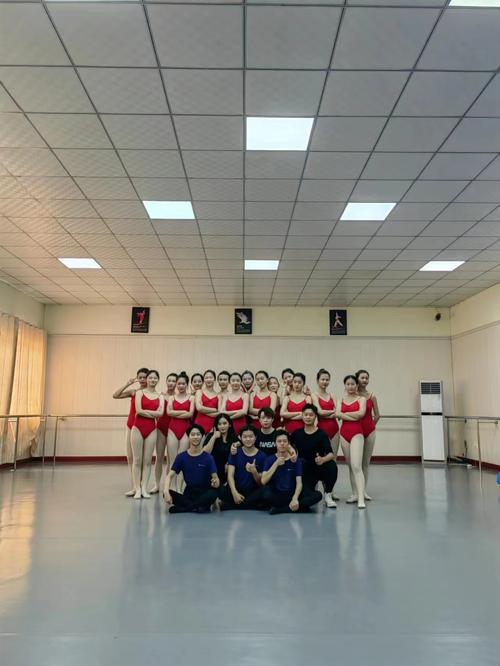 成都舞蹈培训机构老师