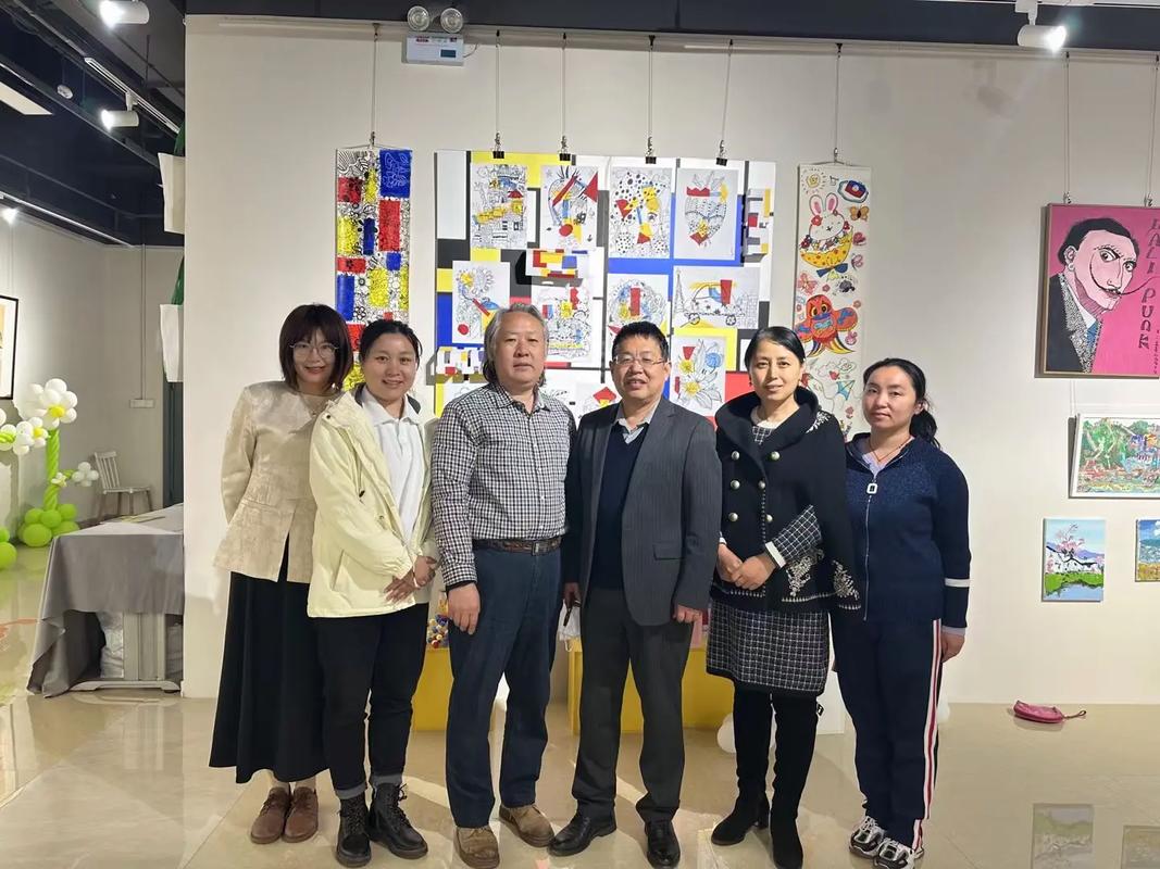 青岛松岩美术学校老师