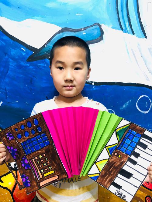 小班美术活动 手风琴