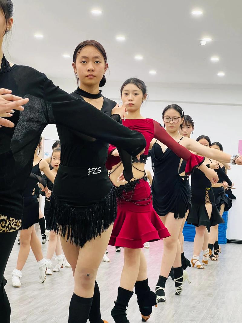 武汉教育体育舞蹈拉丁