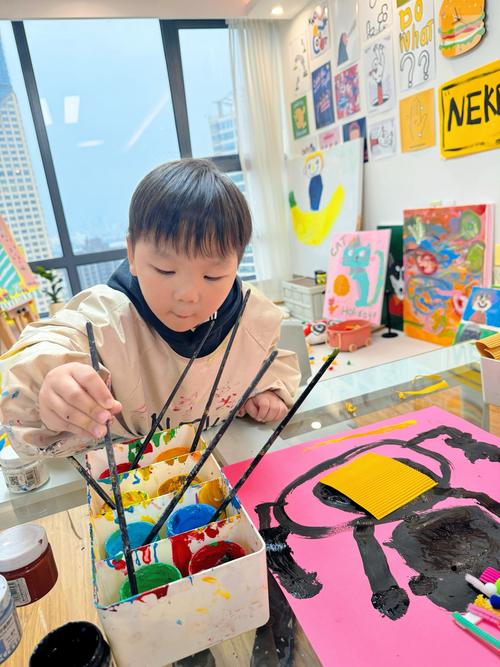 宝宝多大上美术兴趣班