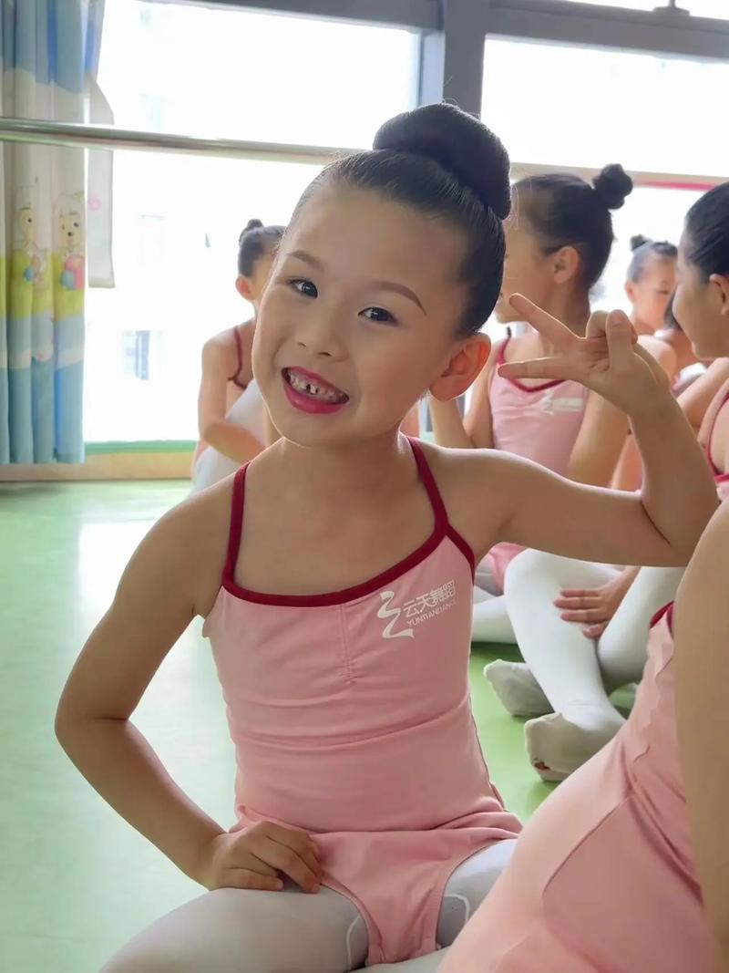 少儿考级宝贝公园舞蹈