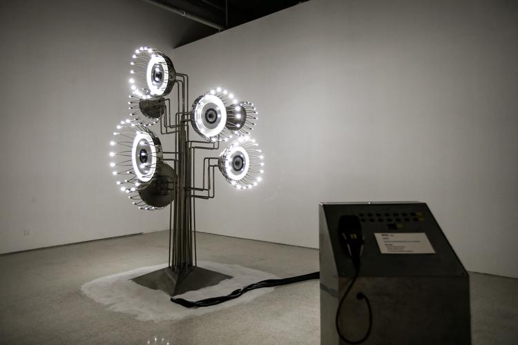 高中美术 多媒体艺术