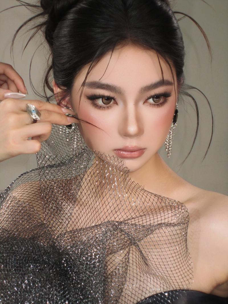 音乐艺术照有化妆师么