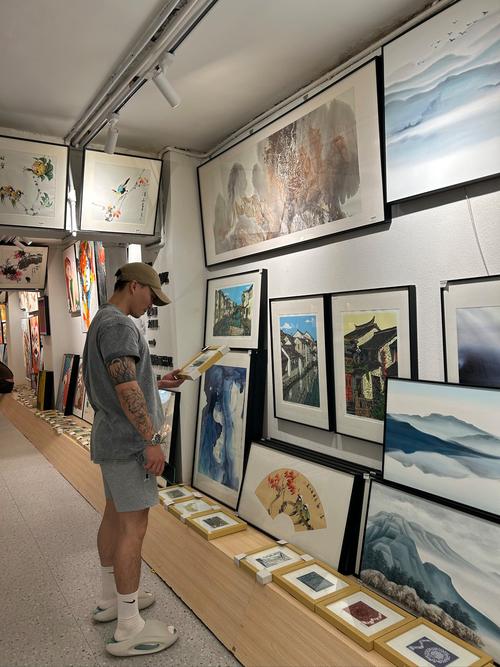 云南工艺美术学校出差