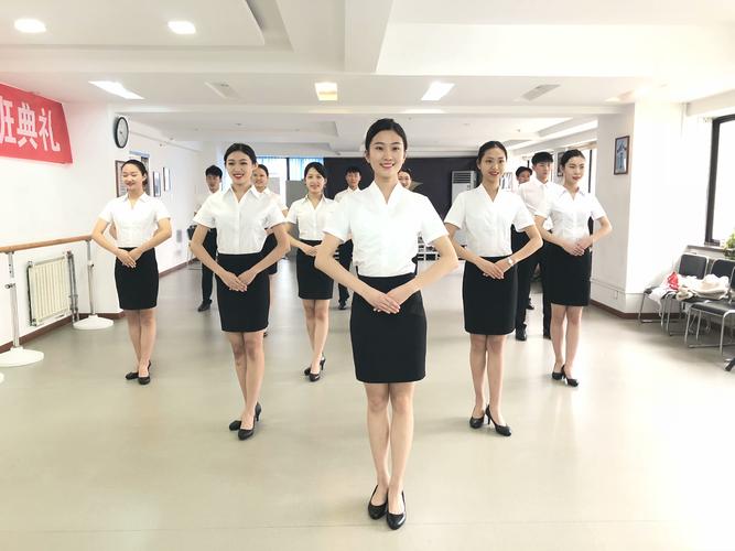 空乘艺考形体时穿什么