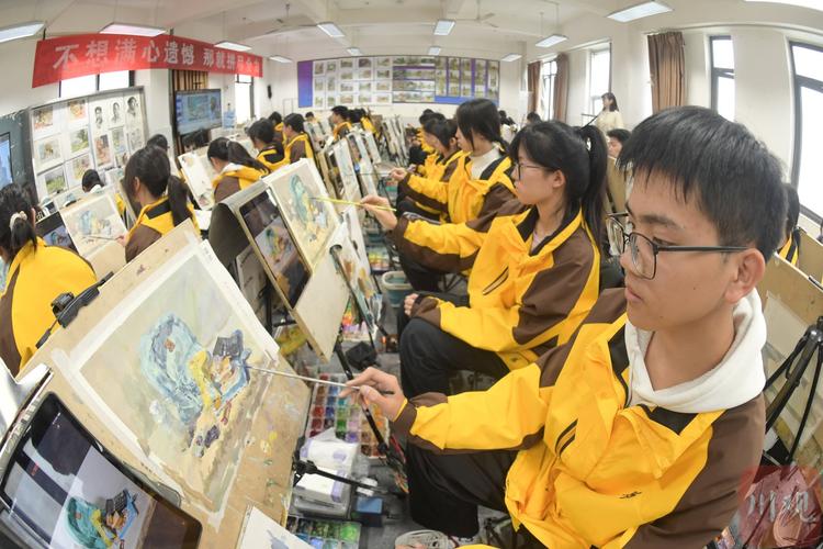 成都美术高考老师培训