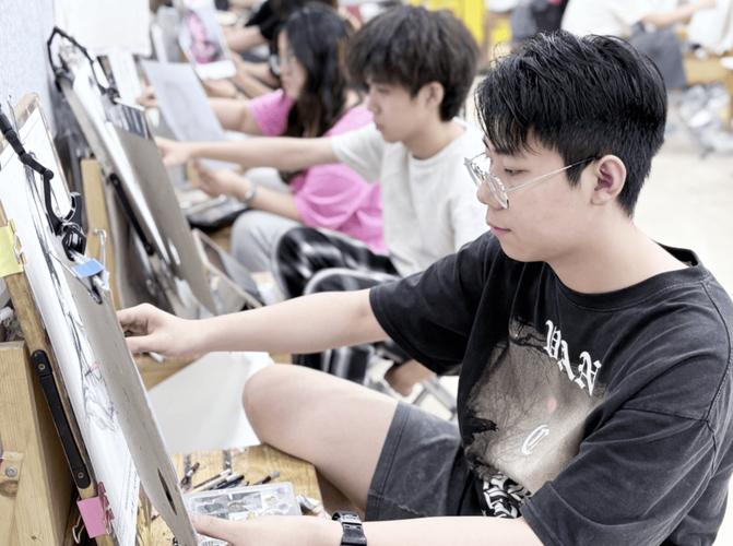 石家庄信工北校区艺考