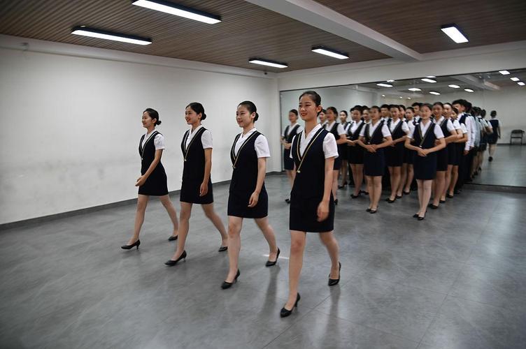 空乘专业艺考都学什么
