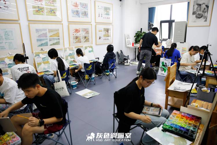 艺校什么时候美术集训