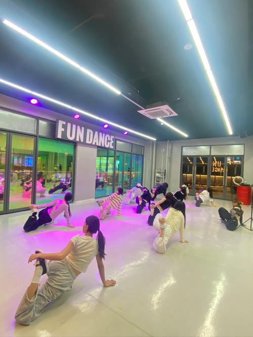 爵士火鸟舞蹈怎么联系