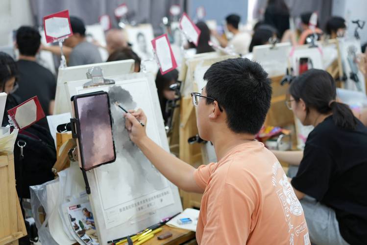 报考美术学院课程培训